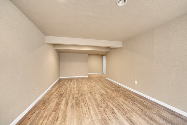 Building Photo - $2,800.00- 3-bed, 3.5 bath Townhome with Finished Basement and Fireplace in Broomfield!