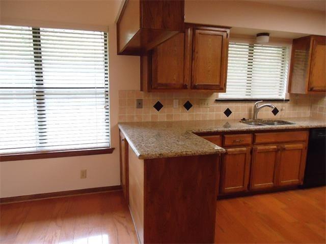 Building Photo - 9903 Grand Oak Dr