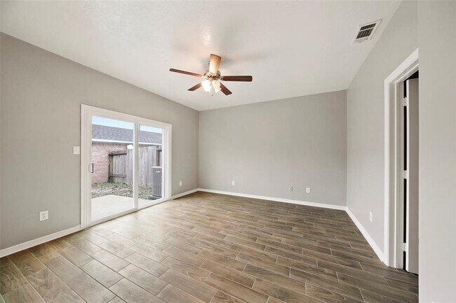 Building Photo - 10815 Norchester Village Dr