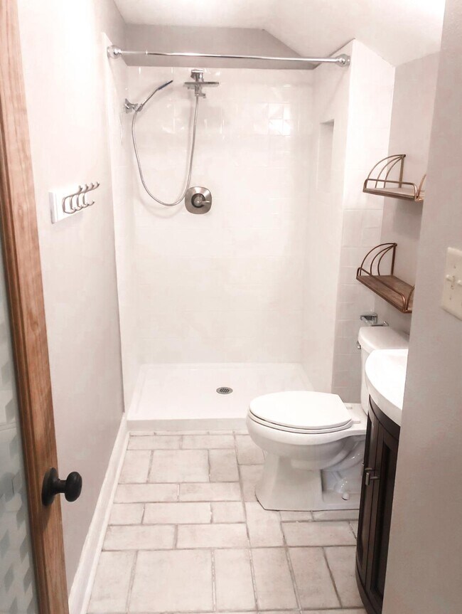 Newly renovated upstairs bathroom - 2113 Toledano St