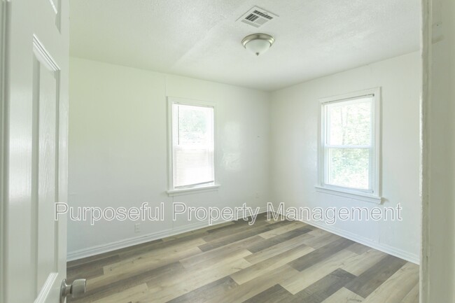 Building Photo - 2301 Granada Blvd