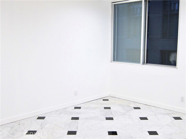 Building Photo - 10747 Wilshire Blvd