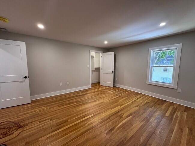 Building Photo - 57 Salem St