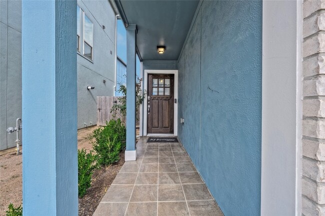 Building Photo - 11915 Oakmont Valley Trace