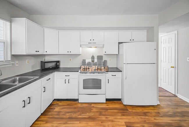 Building Photo - 3469 N Illinois St