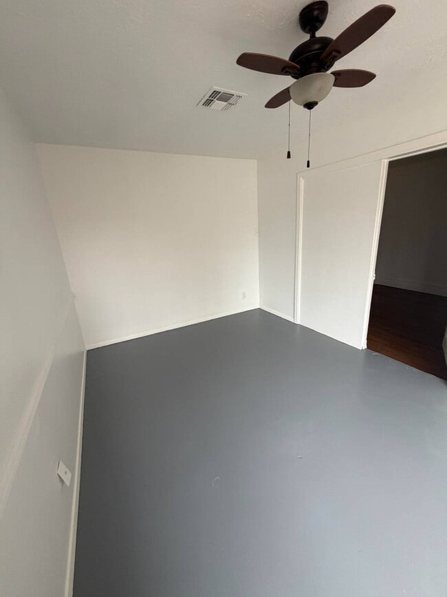 Building Photo - 24710 Glen Loch Dr