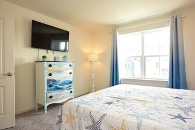 Building Photo - For Rent – Aqua Villa at Bishop’s Landing