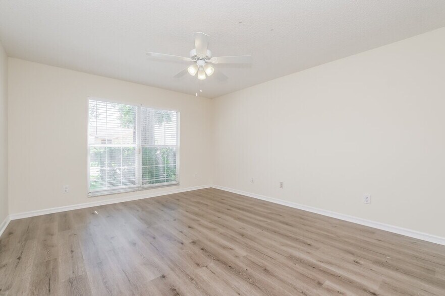 Building Photo - 10147 Cedar Dune Dr