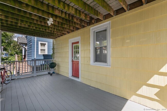 Building Photo - 56 Mansfield St