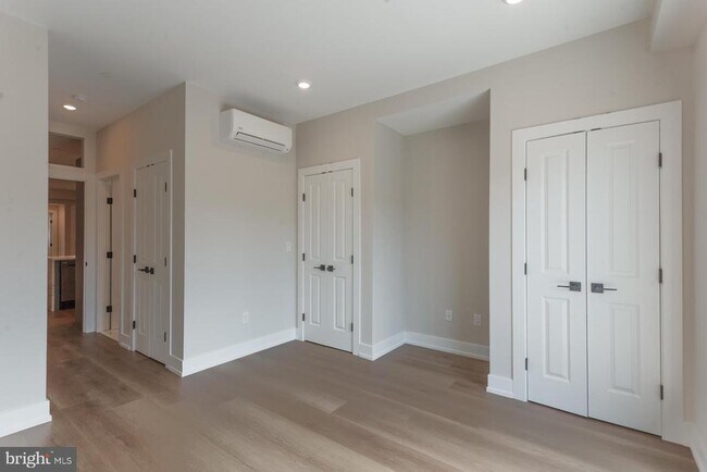 Building Photo - 3849 Fairmount Ave