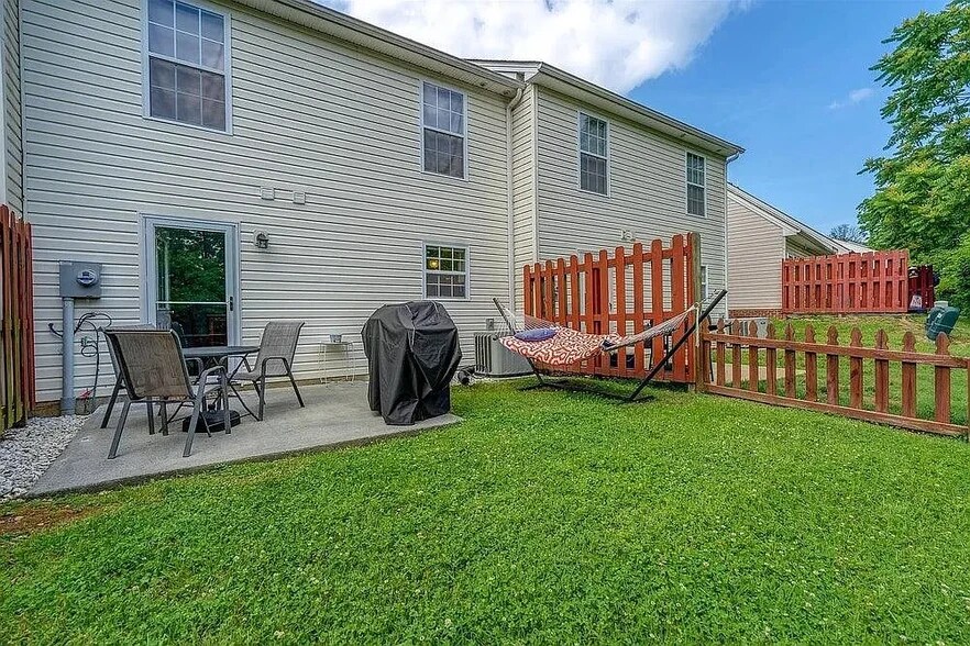 Building Photo - 6767 Woodcreeper Drive