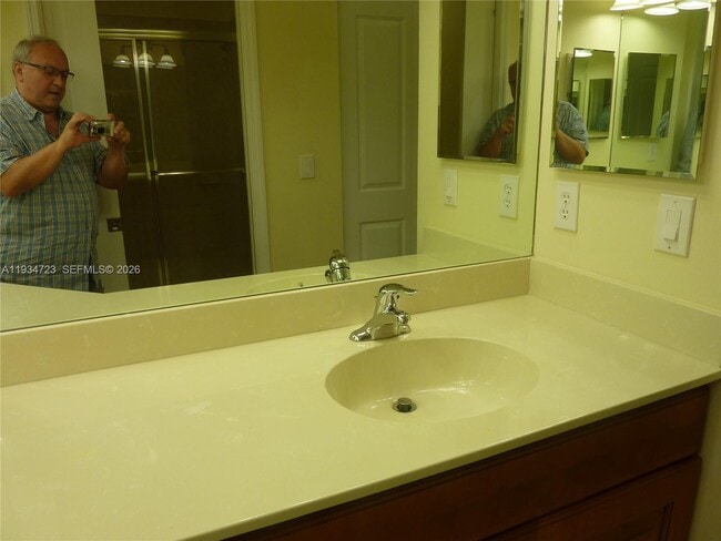 Building Photo - 3500 Oaks Clubhouse Dr