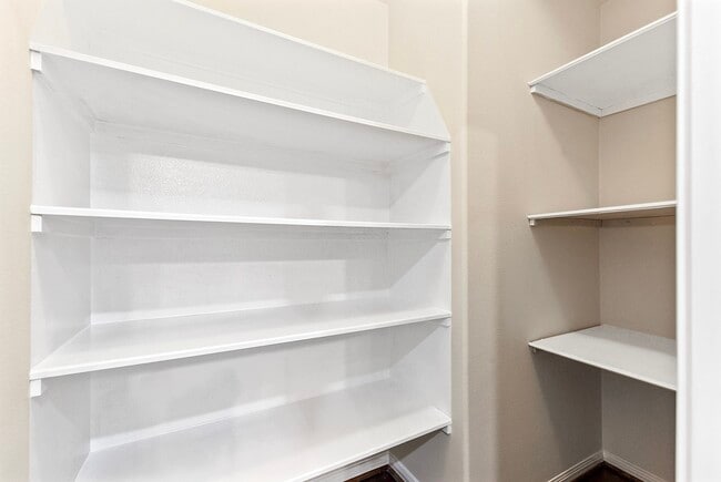 Building Photo - 28514 Hayden Park Dr