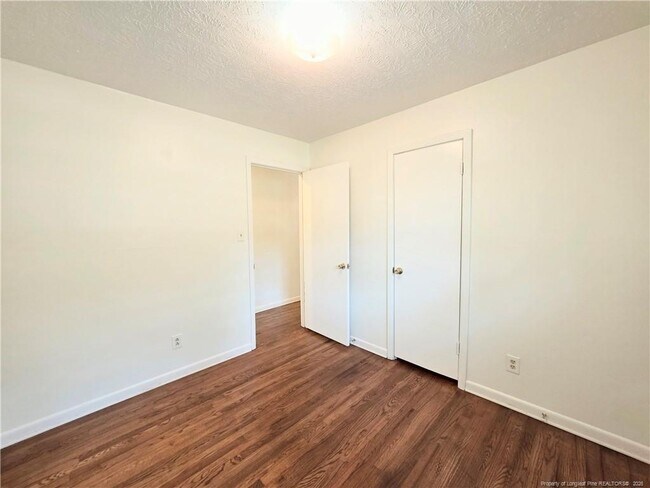 Building Photo - 5340 Docia Cir