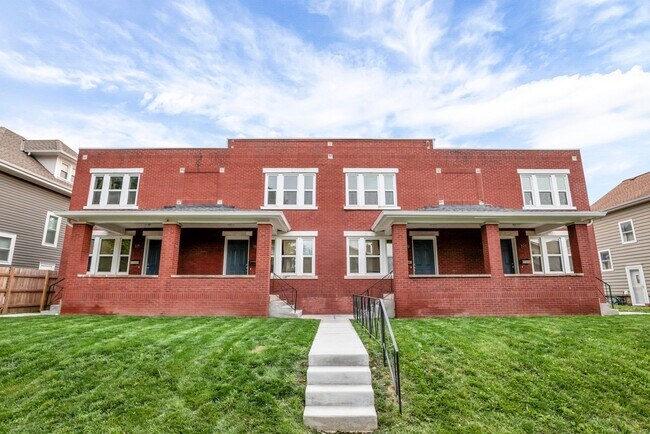 Gorgeous historic 1927 restored townhomes - apply to make this home, today! - 185 N Harris Ave
