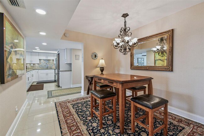 Building Photo - 7400 Sun Island Dr S