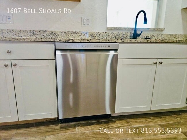 Building Photo - 1607 Bell Shoals Rd