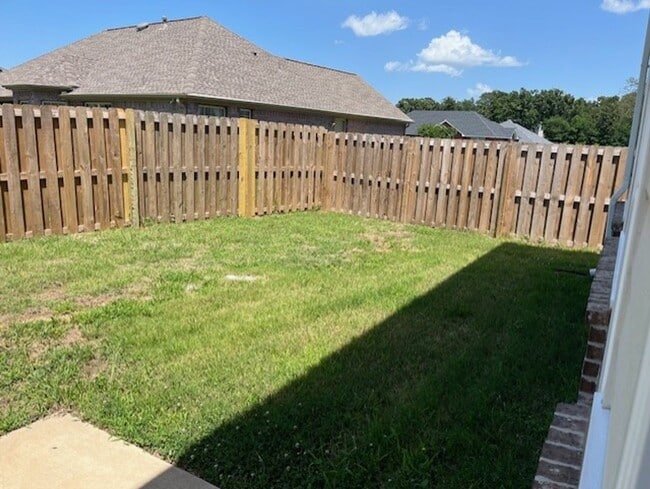 Building Photo - 1 year new Construction!