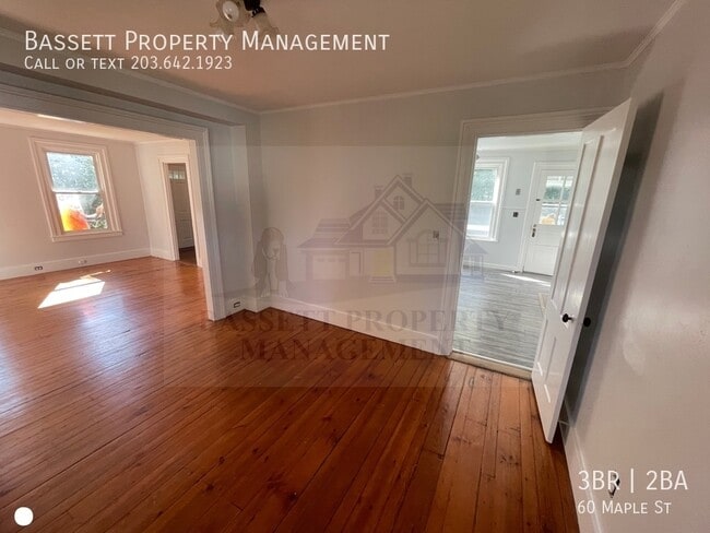 Building Photo - 60 Maple St