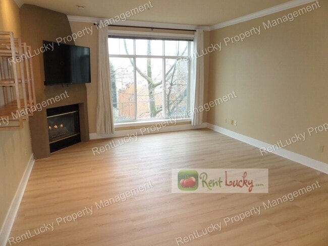 Building Photo - GREAT VIEWS! Lovely 2-Bedroom, 2 Bath Condo in Fantastic Fremont Area w/Garage Parking!!