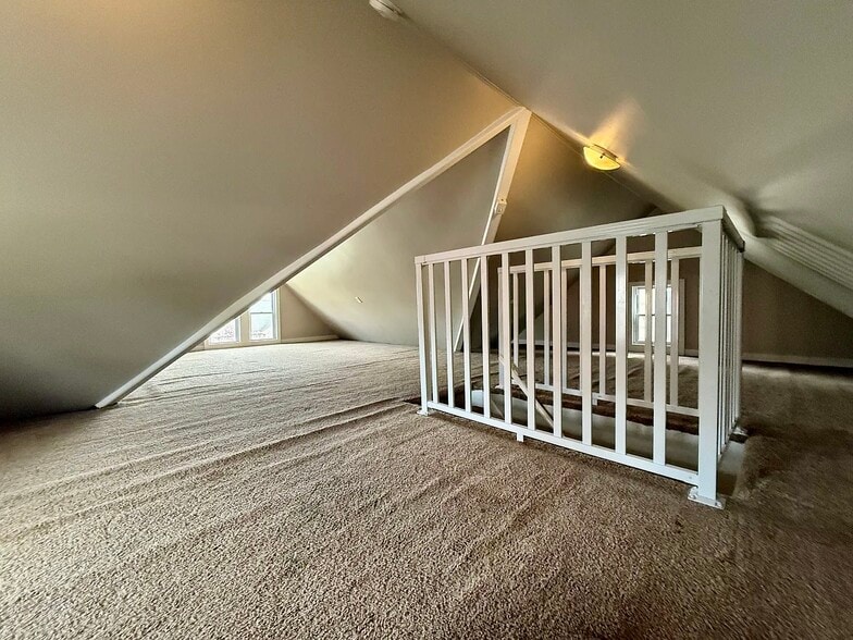 Building Photo - 142 Beckley St