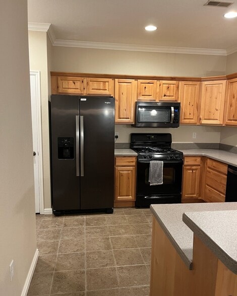 Building Photo - 1052 Canyon Meadow Dr
