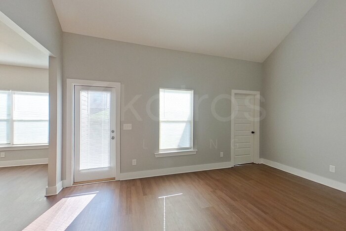 Building Photo - 8008 Shadesbrook Dr