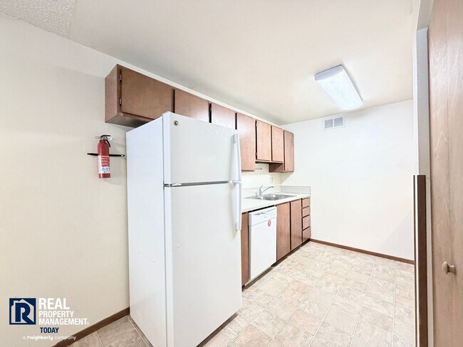 Building Photo - 6115 Glen Mary Ln SE