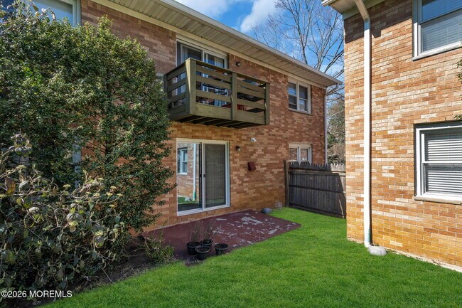 Building Photo - 96 East Ave