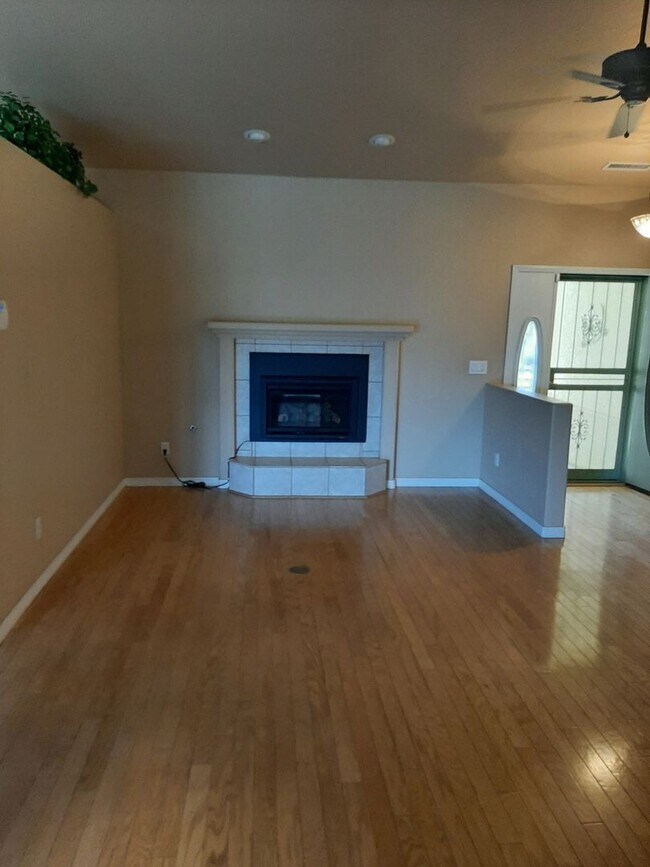 Building Photo - Beautiful 3 Bedroom Home located in Prescott