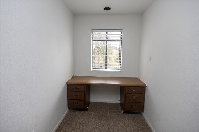 Building Photo - 8100 Cambridge St