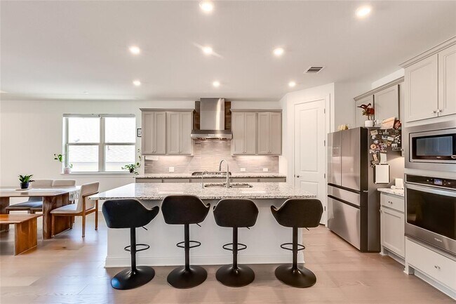 Building Photo - 4628 Modena Bay Bend
