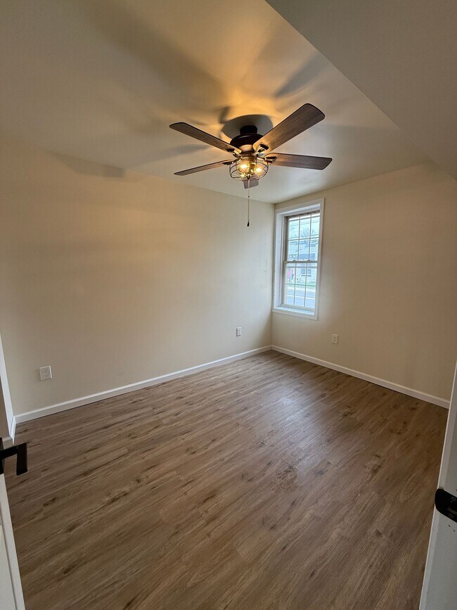 Building Photo - Renovated Apartments on Main Street in Myersville