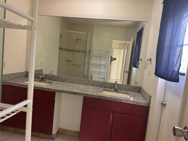 Building Photo - 9651 Sunset Strip