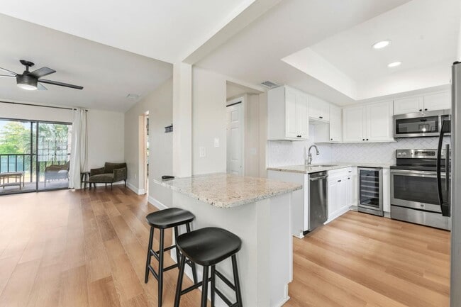 Building Photo - 2431 Heron Terrace