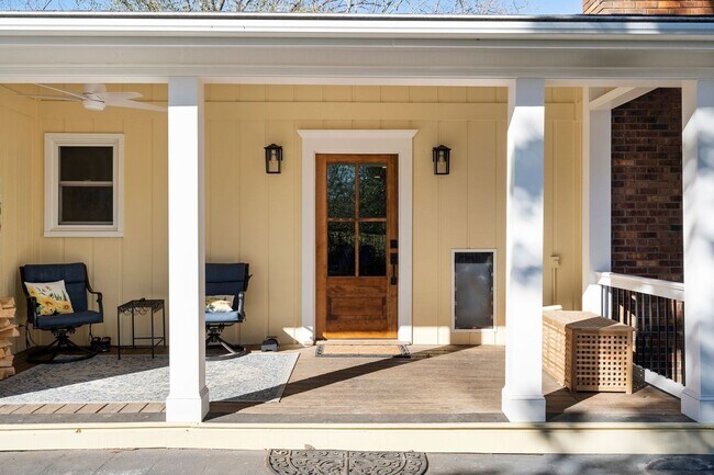 Building Photo - Gated versatile lifestyle property tucked into the heart of Tennessee’s most scenic countryside