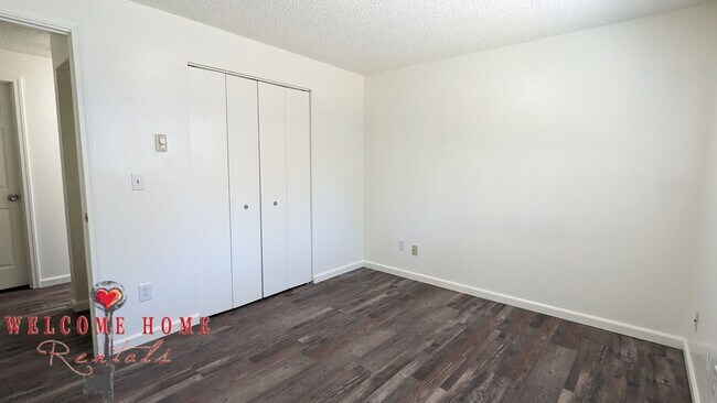 Building Photo - Bryant - 1324A/1324B