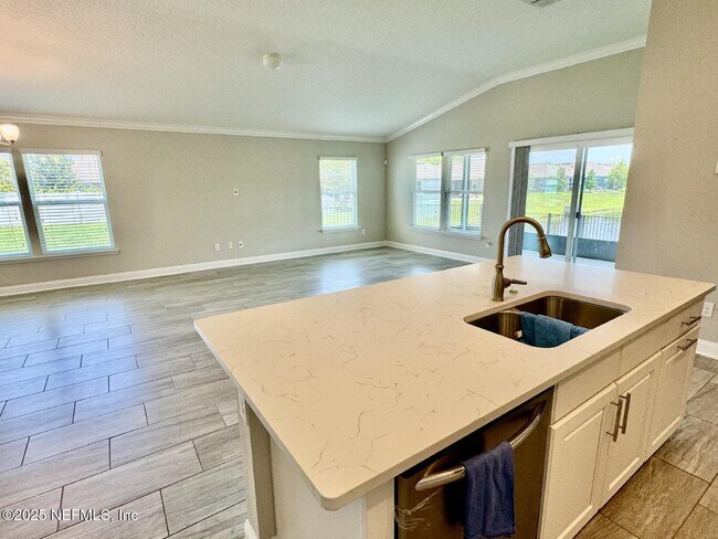 Building Photo - 336 Midway Park Dr