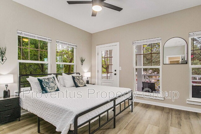 Building Photo - 1018 N D St