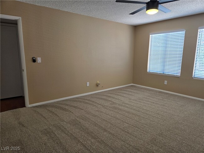 Building Photo - 1575 W Warm Springs Rd