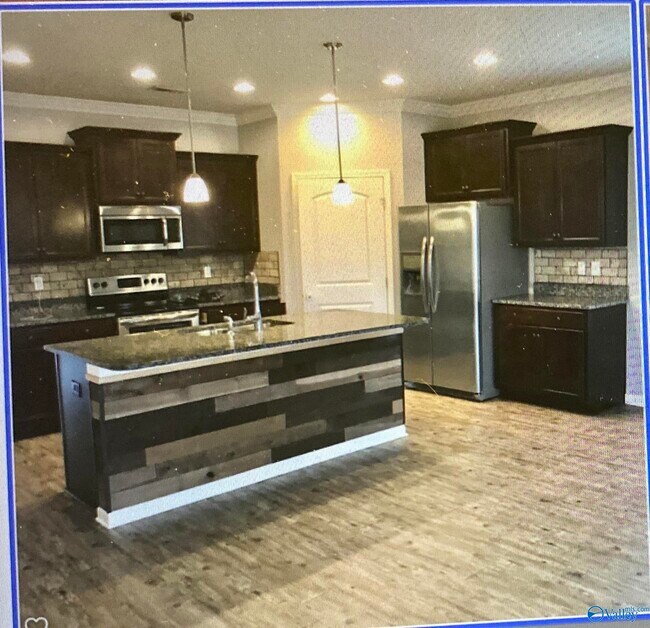 Building Photo - 325 Acorn Grove Ln SW