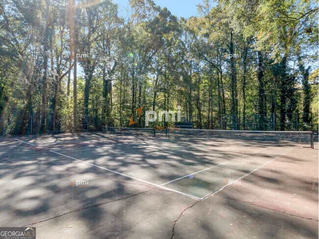 Building Photo - 3083 Colonial Way