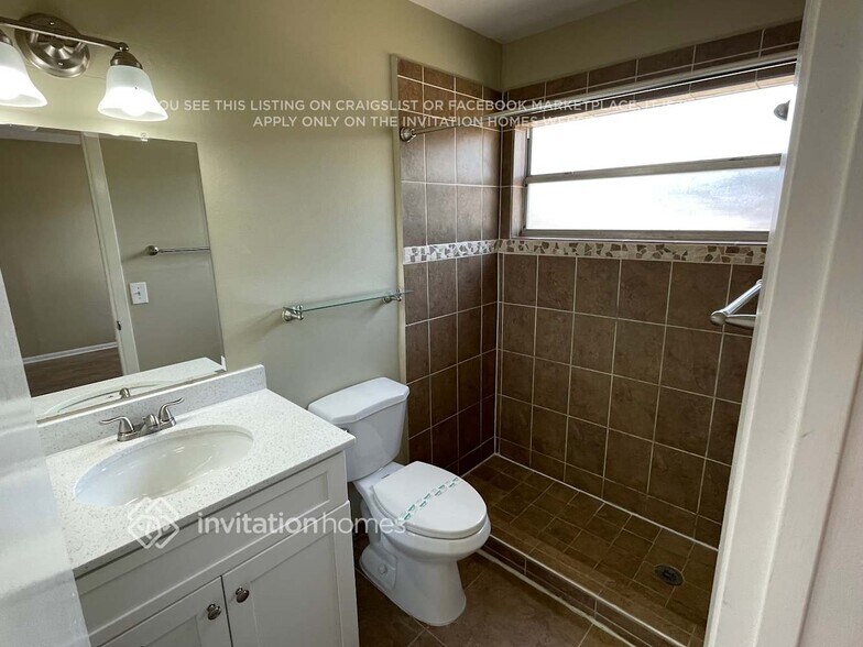 Building Photo - 207 Springview Dr