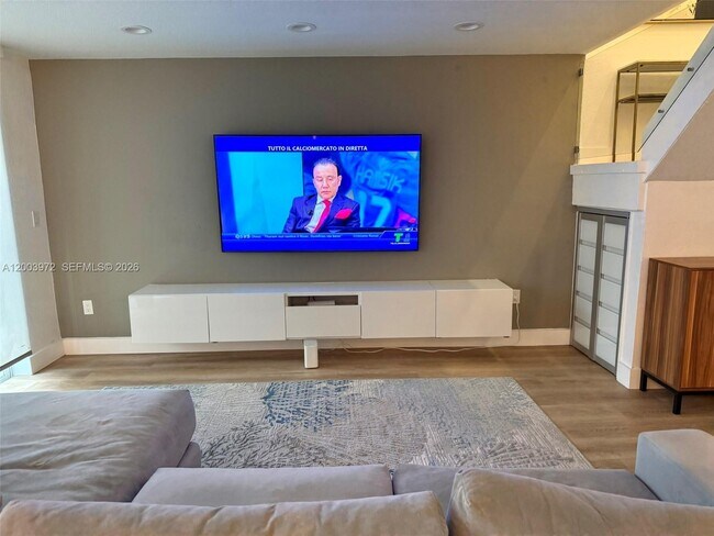 Building Photo - 6420 NW 109th Ave