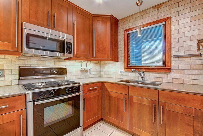 Building Photo - 5500 Westminster Dr