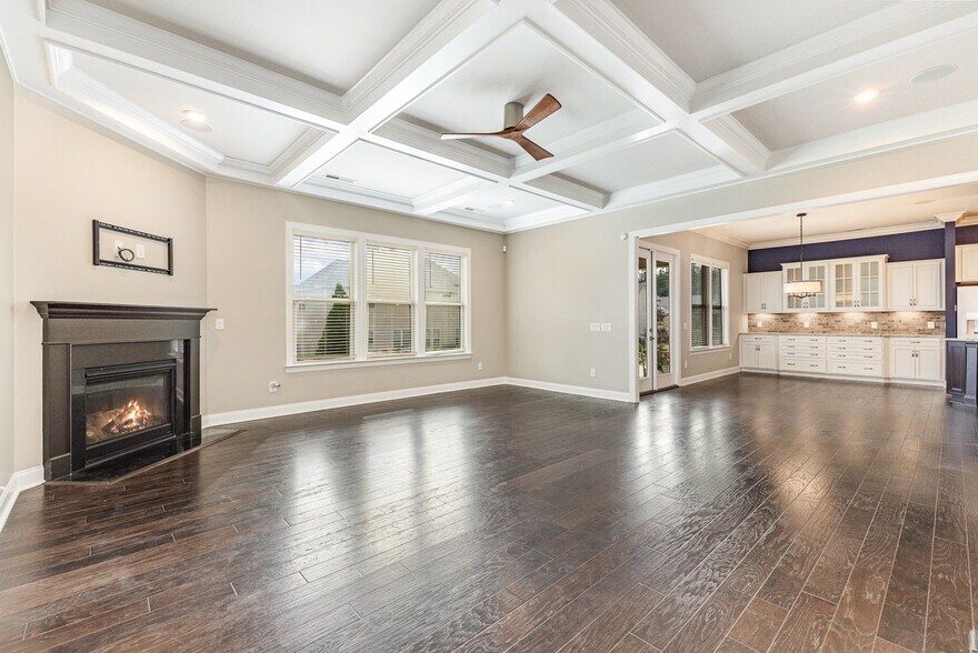 Building Photo - 6225 Majesty Ct
