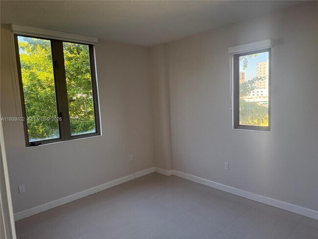 Building Photo - 2630 SW 28th St