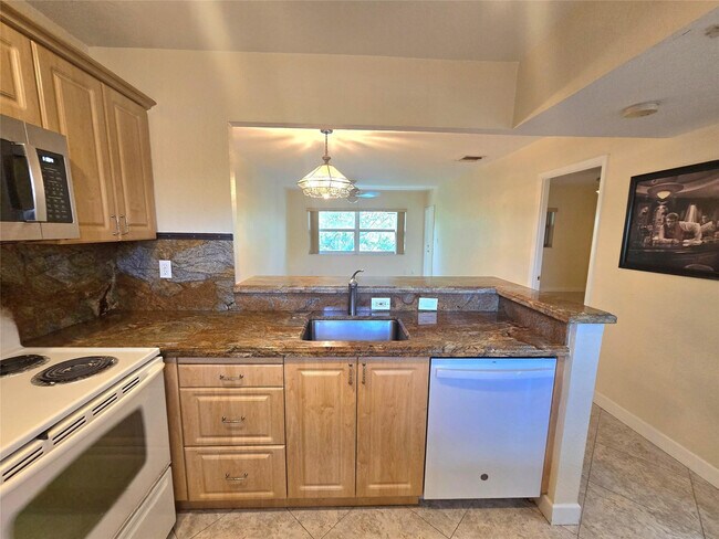 Building Photo - 3531 NW 50th Ave