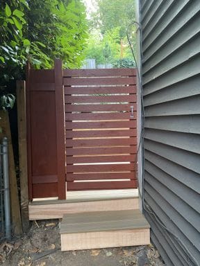 Building Photo - Maple Leaf 2-story 3 bed/2.5 bath with deck and garage available now for $3795!