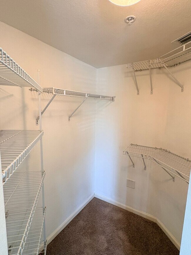 Building Photo - 4127 Residence Drive